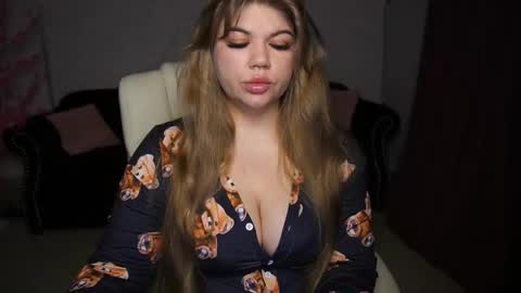 Snapshot of amellywhite chatting on 02-27-26, 02:39 Alina online show from 02-27-26, 02:39