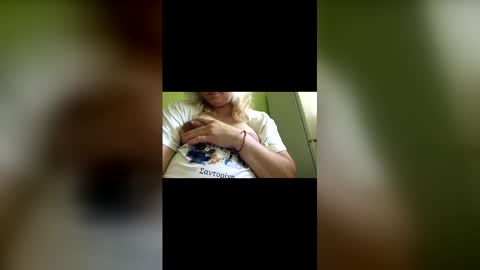 Snapshot of amely12 chatting on 05-26-26, 12:12 amely12 online show from 05-26-26, 12:12