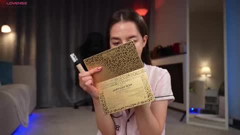 Amy  online show from 10-10-25, 12:42