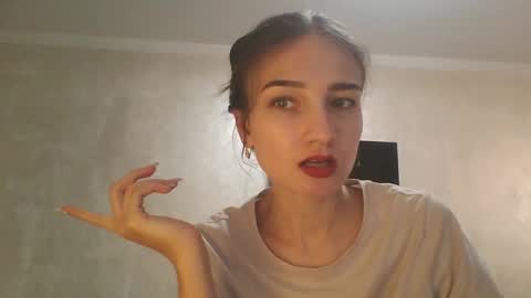 Julia  online show from 09-15-25, 10:04