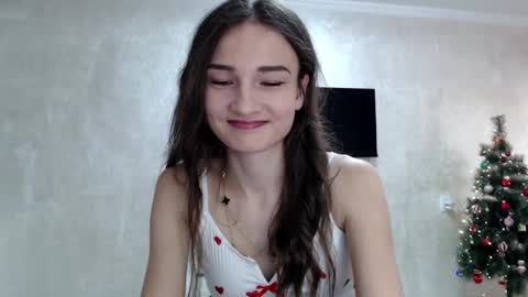 Julia  online show from 12-19-25, 08:43