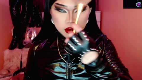 Queen Mireska online show from 04-11-26, 05:06