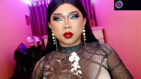 Snapshot of amiadoll chatting on 07-06-26, 04:53 Queen Mireska online show from 07-06-26, 04:53