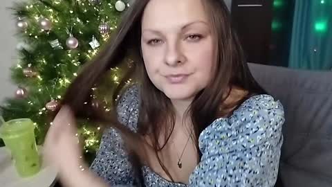 Mila online show from 12-22-24, 11:44