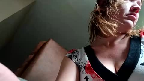 Snapshot of amileadivinestar0987 chatting on 12-25-24, 03:28 amileadivinestar0987 online show from 12-25-24, 03:28