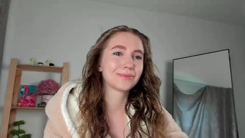Emily online show from 05-18-26, 09:48