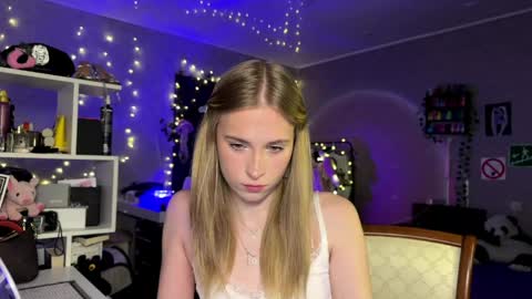 Amily online show from 04-14-26, 03:07