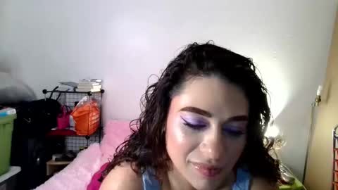 Snapshot of amirahskyy chatting on 12-03-25, 06:21 Amirah online show from 12-03-25, 06:21