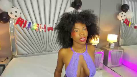 Snapshot of amirajones chatting on 06-26-26, 08:35 amirajones online show from 06-26-26, 08:35