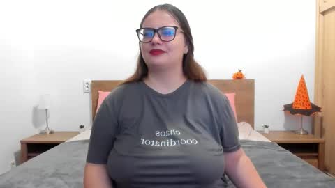 Amira Vyxen online show from 11-24-25, 09:47