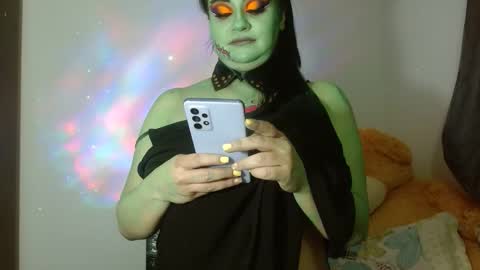 Ambaar online show from 10-20-25, 01:39