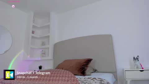 Snapshot of ammy_brown_ chatting on 12-21-24, 08:21 AMMY online show from 12-21-24, 08:21