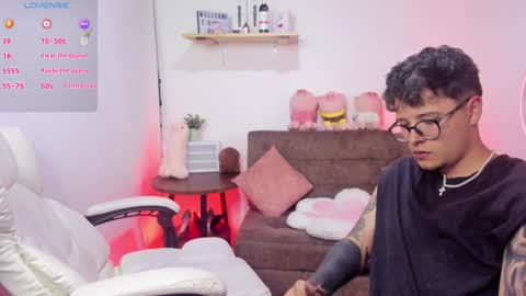 Snapshot of ammy_n_tyler chatting on 02-03-25, 02:36 ammy and thyler online show from 02-03-25, 02:36