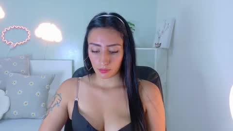 Snapshot of ammyrouse__ chatting on 02-27-26, 11:32 A M M Y online show from 02-27-26, 11:32