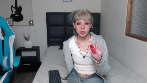 Amnesia online show from 11-06-25, 01:23