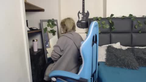 Amnesia online show from 12-03-25, 12:47