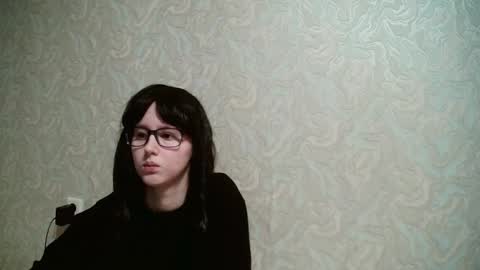 Snapshot of amomira chatting on 12-17-24, 12:00 Amomira online show from 12-17-24, 12:00