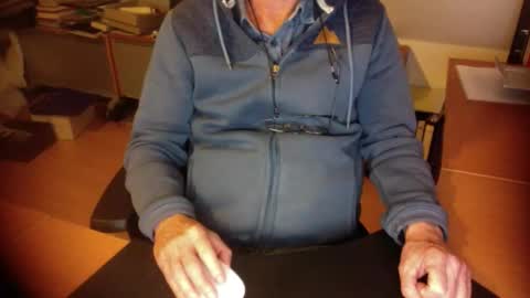 Amor2200 online show from 10-28-25, 06:54