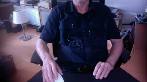 Snapshot of amor2200 chatting on 06-16-26, 02:41 Amor2200 online show from 06-16-26, 02:41