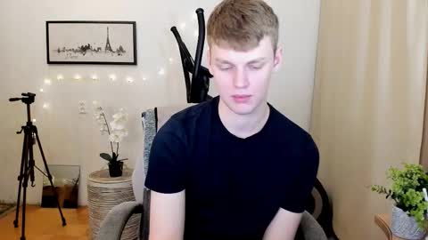 Snapshot of amor__boy chatting on 11-01-25, 05:04 Andrew Amor online show from 11-01-25, 05:04