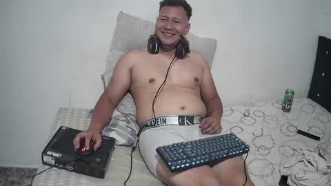 amordebandidos online show from 01-24-25, 01:13