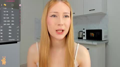 Mia online show from 10-12-25, 08:24