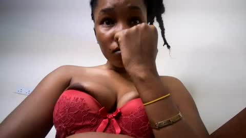 Snapshot of amunetlover chatting on 06-28-26, 07:47 shantel online show from 06-28-26, 07:47