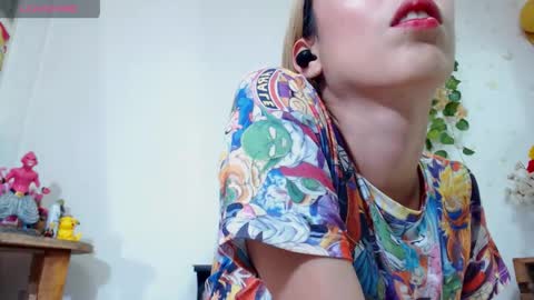 Snapshot of amy_mur chatting on 05-23-26, 07:18 amy mur online show from 05-23-26, 07:18