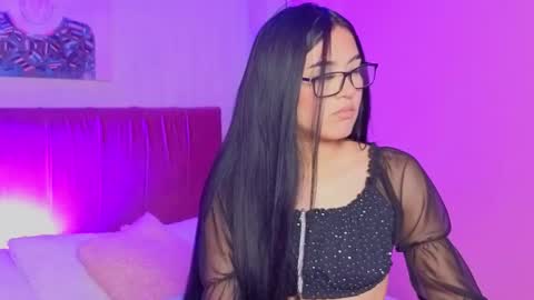 amy_saenz_ online show from 10-08-25, 10:51