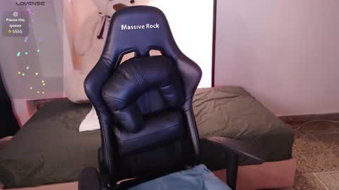 Mia Cristancho online show from 02-06-26, 09:29