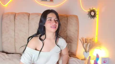 Snapshot of amy_swann chatting on 06-20-26, 11:24 Amy online show from 06-20-26, 11:24