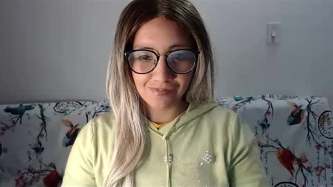 Snapshot of amycosplay99 chatting on 01-03-25, 03:49 amycosplay99 online show from 01-03-25, 03:49