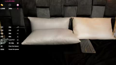 Snapshot of amyflowler chatting on 03-07-25, 02:23 Amy online show from 03-07-25, 02:23