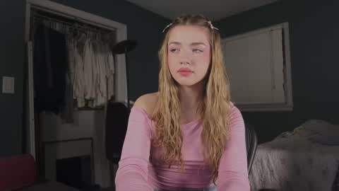 Snapshot of amyjj chatting on 09-22-25, 04:14 Amy online show from 09-22-25, 04:14