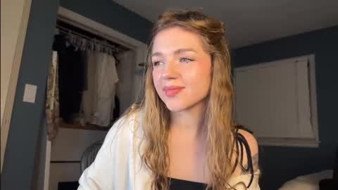 Snapshot of amyjj chatting on 11-17-25, 06:30 Amy online show from 11-17-25, 06:30