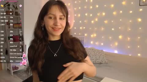 Snapshot of amylas chatting on 02-04-25, 09:07 Amelia online show from 02-04-25, 09:07