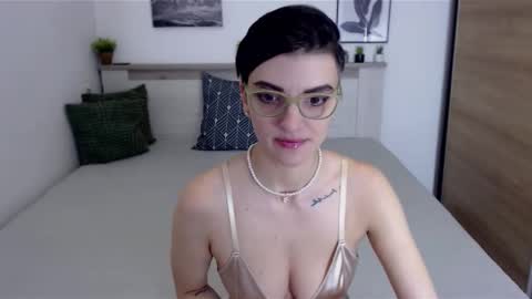 Snapshot of amylexy chatting on 12-16-24, 07:37 Hi there guys  My pleasure in your hands  pvt is open online show from 12-16-24, 07:37
