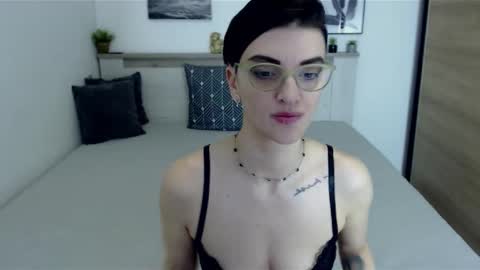 Snapshot of amylexy chatting on 01-23-25, 09:39 Hi there guys  My pleasure in your hands  pvt is open online show from 01-23-25, 09:39