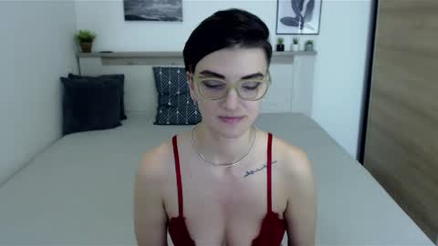 Snapshot of amylexy chatting on 01-30-25, 09:25 Hi there guys  My pleasure in your hands  pvt is open online show from 01-30-25, 09:25