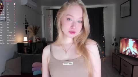 Snapshot of amylouwood chatting on 02-16-26, 06:31 Amy online show from 02-16-26, 06:31