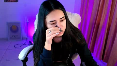 Amy ... Nice to meet u   thumb up me please its important online show from 10-25-25, 04:53