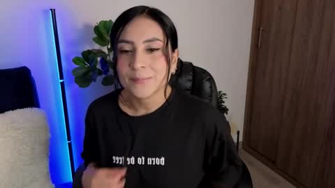 Snapshot of amyross1 chatting on 02-22-26, 11:14 Aleja online show from 02-22-26, 11:14