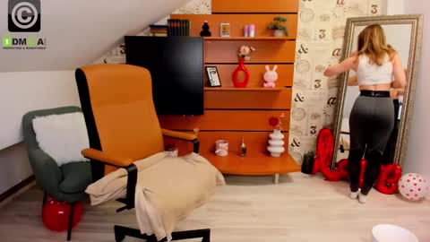 AmyRossie online show from 02-28-25, 01:47