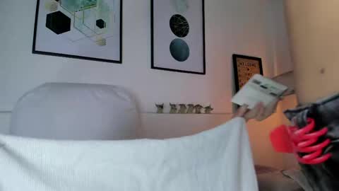 Amy online show from 05-20-26, 12:11