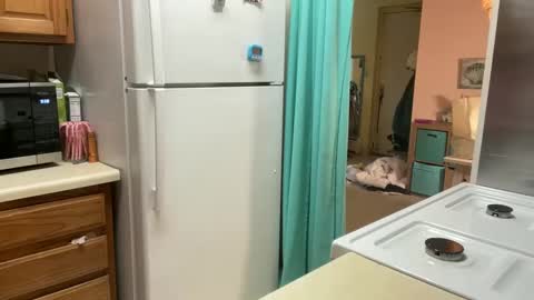 Amy Smilez online show from 01-31-25, 02:39