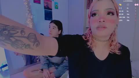Snapshot of amyy_rouse chatting on 05-04-26, 10:33 Collinns online show from 05-04-26, 10:33