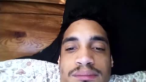 Snapshot of an377432 chatting on 03-04-25, 10:05 an377432 online show from 03-04-25, 10:05