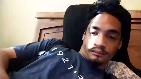 Snapshot of an377432 chatting on 10-15-25, 09:48 an377432 online show from 10-15-25, 09:48