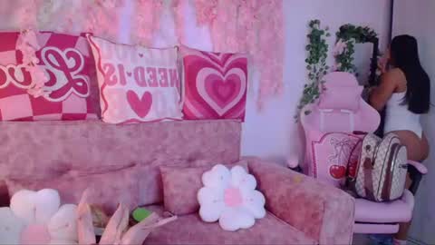 Snapshot of ana__grace chatting on 06-15-26, 12:24 Ana online show from 06-15-26, 12:24