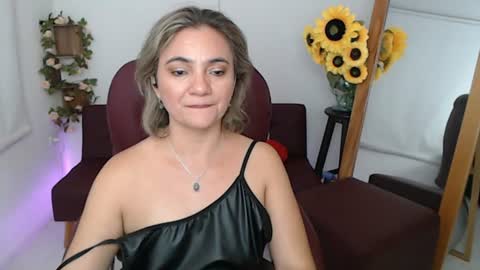 Snapshot of ana_hotmilf chatting on 06-14-26, 02:24 Ana online show from 06-14-26, 02:24